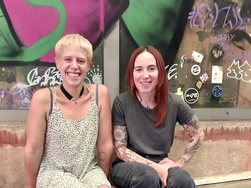 Blick über die Grenze: Rahel Scherberich und Nicole Lunke, kuratieren den ersten Kunstmarkt im Horst Klub in Kreuzlingen.