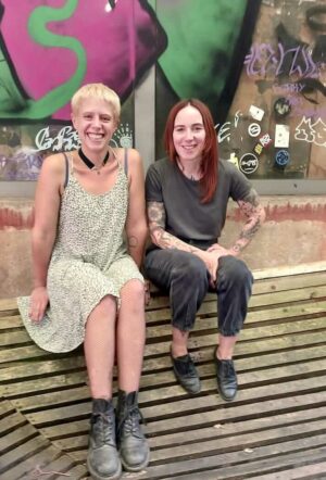 Blick über die Grenze: Rahel Scherberich und Nicole Lunke, kuratieren den ersten Kunstmarkt im Horst Klub in Kreuzlingen.