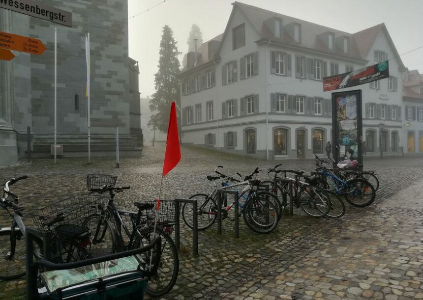 Fahrradparken am Münster im Nebel (c) O. Pugliese