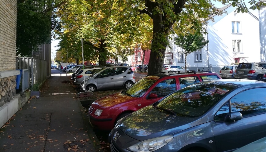 Wallgutstraße im Paradies, Anwohnerparken, 12.10.2019 (c) Harald Borges