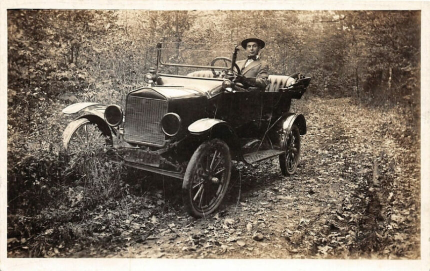 Auto 1920 © Public Domain