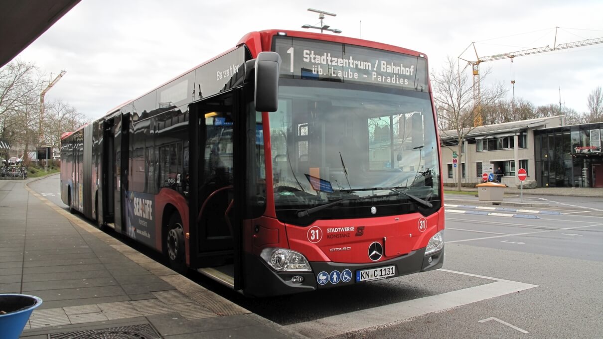 Bus an der Fähre in Staad, 15.12.2019 © G. Wessmann