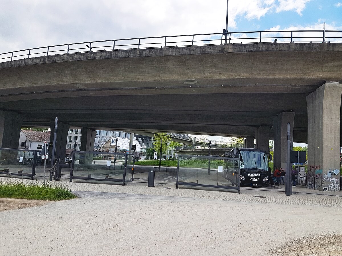 Busbahnhof © H. Reile