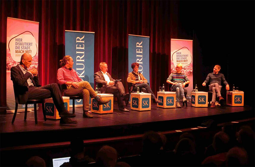 Podiumsdiskussion Südkurier Podium Links 14.12.23 (c)ralphbraun