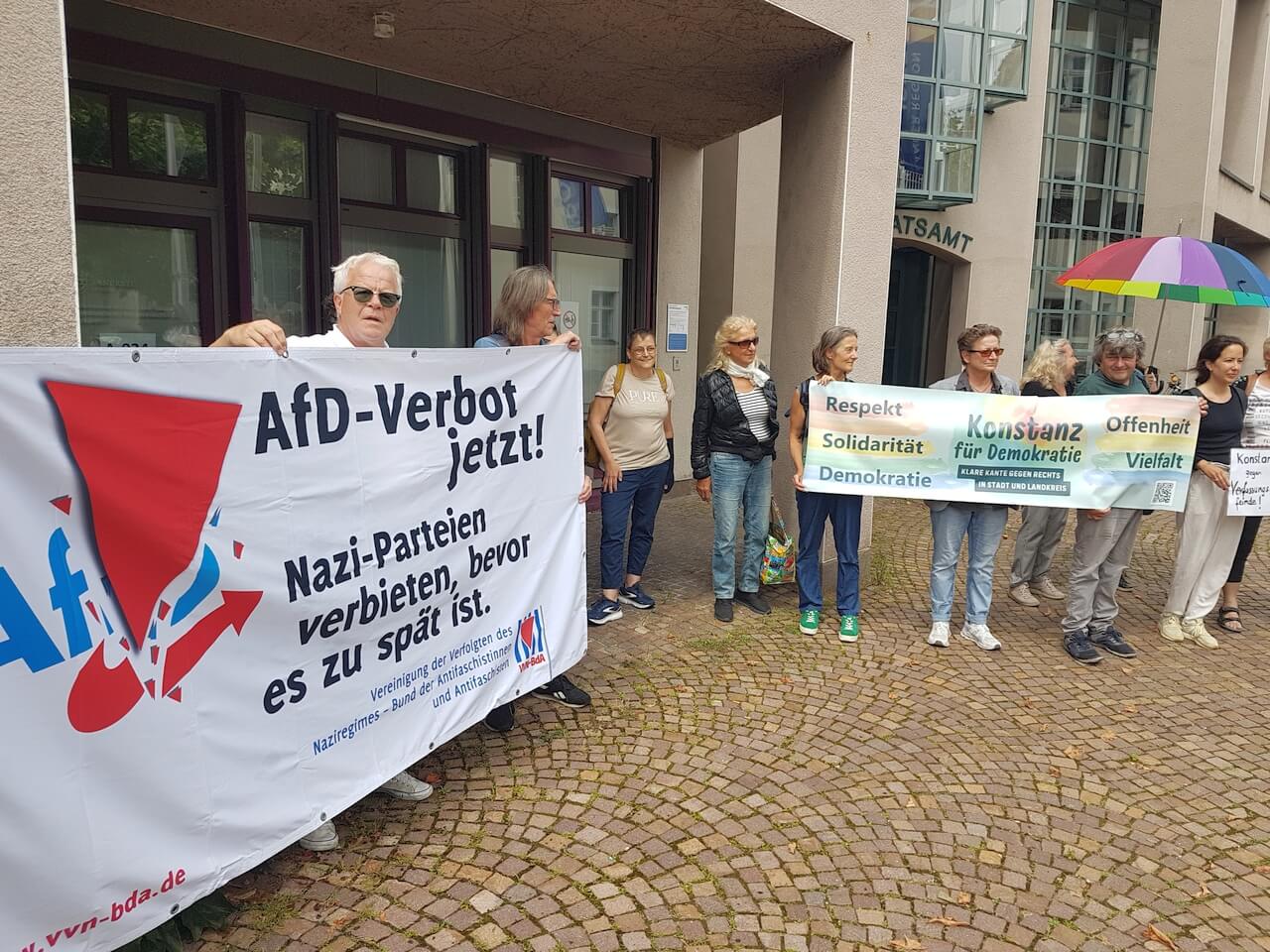 Demo gegen die AfD am 22. Juli 2024 vor dem Konstanzer Landratsamt © Holger Reile