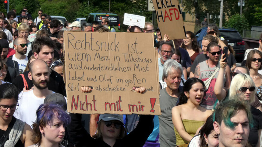 Der Aufstieg der extremen Rechten (3): Wie die Politik hilft