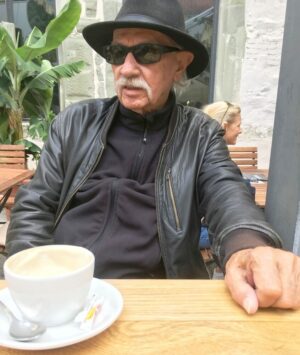 Duzi bei seinem täglichen mittagskaffee im wessenberg © privat