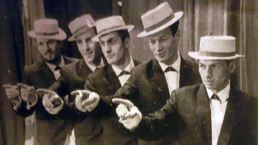 Duzi (ganz rechts) als musiker bei claus veeser (2. von links) © privat