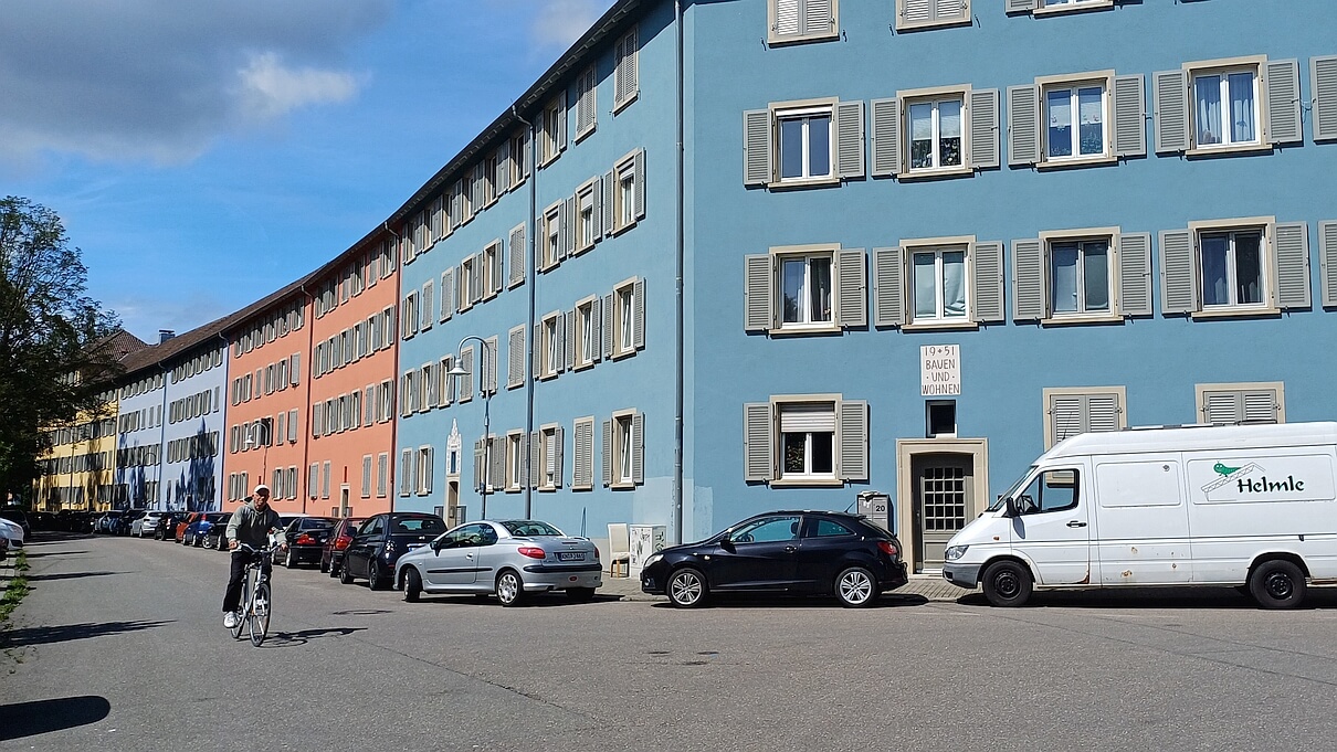 Eisenbahnstraße, alter wall, autoparken 01 2024 07 07 © harald borges