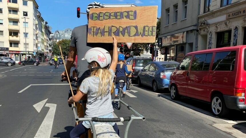 Kidical mass bessere fahrradwege © amrei kemming adfc kompr