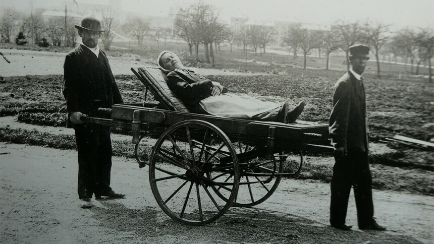 Krankentransport konstanz © stadtarchiv konstanz sammlung wolf