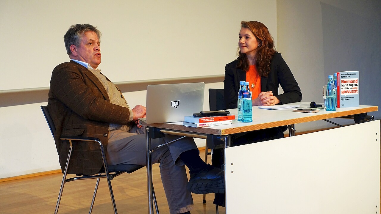 Marcus Bensmann im Gespräch mit Pauline Tillmann © vhs Landkreis Konstanz, Kirstin Meditz