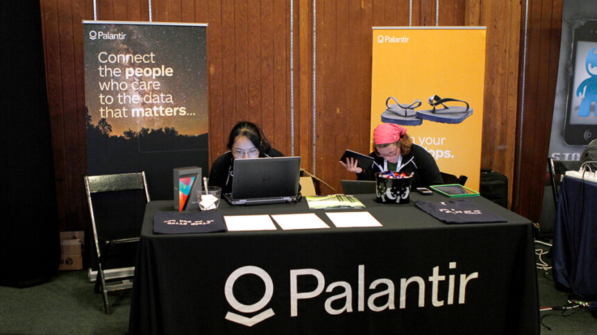 Palantir infostand – wikimedia