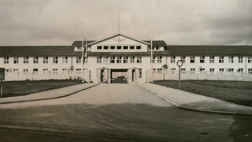 Stabsgebäude 1938 gemeinfrei @ 16 9 hillebrecht via wikipedia