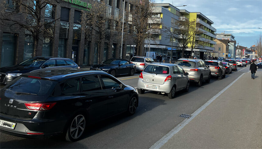 Stau am emmishofer zoll 2025 11 15 © pit wuhrer