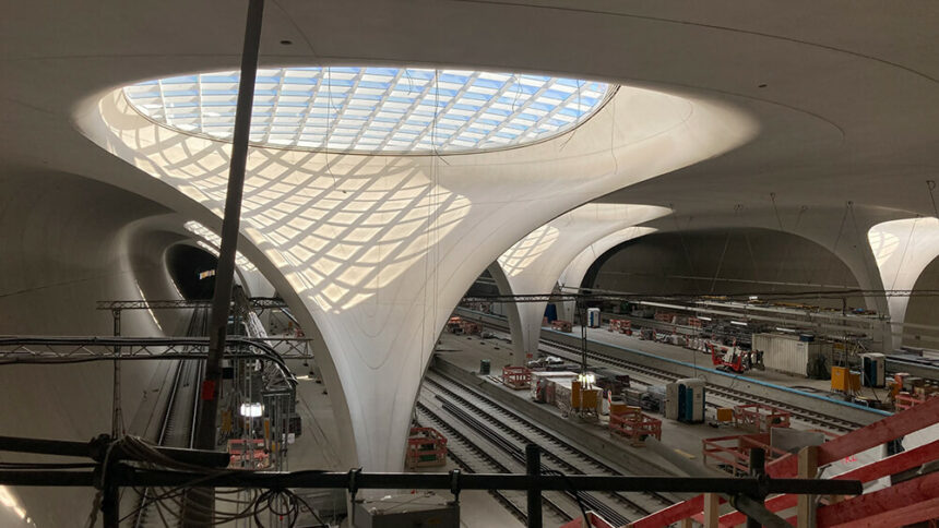 Stuttgart 21 blick in bahnhofshalle, april 2025 wikipedia