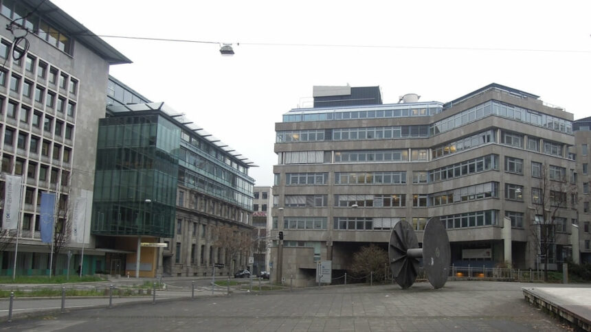 Typischdeutsch 2014 021 16 9 © albert kümmel schnur